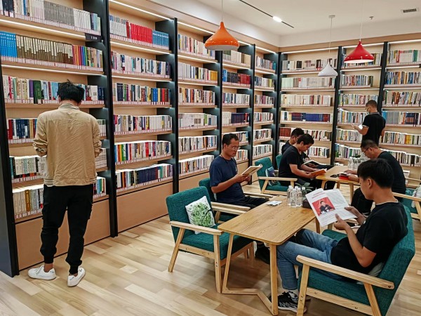 陜煤建設(shè)澄合分公司第十二項目部舉辦“書香潤心靈 閱讀促成長”讀書分享活動