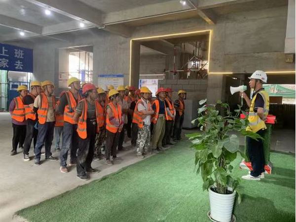 陜煤建設銅煤公司：第十五項目部開展新《安全生產法》宣傳活動