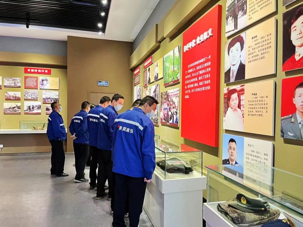 陜煤建設(shè)澄合分公司第十二項(xiàng)目部開展“喜迎二十大 建功新時代”紅色教育活動