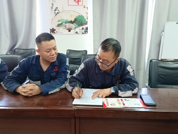 陜煤建設(shè)洗選煤運營公司檸條塔運營項目部： 談心談話露真情 凝心聚力促提升