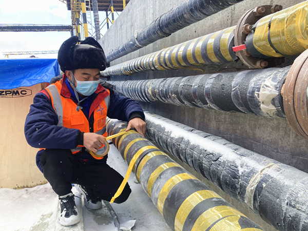 陜煤建設(shè)礦建三公司天山項目部：設(shè)備開啟“溫暖過冬” 模式