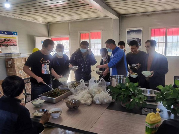 陜煤建設(shè)綠宇公司：蒲城倒班樓項(xiàng)目 嚴(yán)把質(zhì)量促進(jìn)度 加班加點(diǎn)趕工期