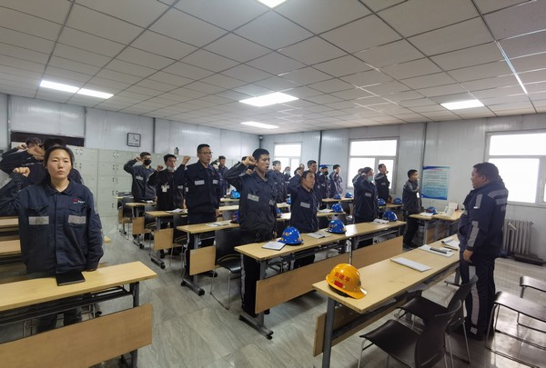 陜煤建設(shè)洗選煤運營公司紅柳林洗煤廠項目部： 立足當(dāng)“夏”  提升機電管理再“加碼”