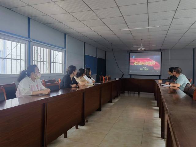 陜煤建設韓城分公司土建一項目部 把“廉潔”之墻立穩(wěn)  把“歪邪”之風擋住