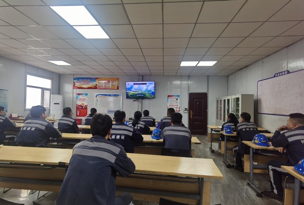 陜煤建設(shè)洗選煤運(yùn)營公司紅柳林洗煤廠項(xiàng)目部： 深化“三字”方針  扣緊安全建設(shè)