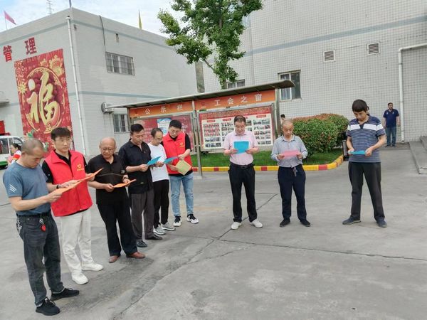 陜煤建設(shè)天工公司安裝運(yùn)營項(xiàng)目部：舉辦 “安全生產(chǎn)月”宣傳咨詢?nèi)铡被顒?dòng)