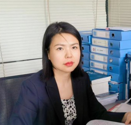 黨務工作中的一抹最美巾幗紅