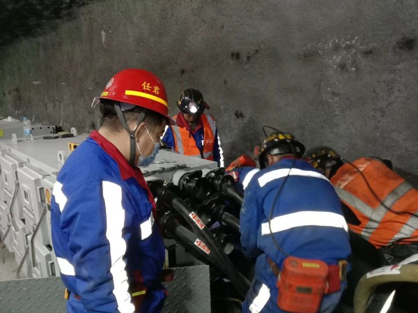 陜煤建設(shè)機電安裝公司：迎“峰”而上，“暑”你最美