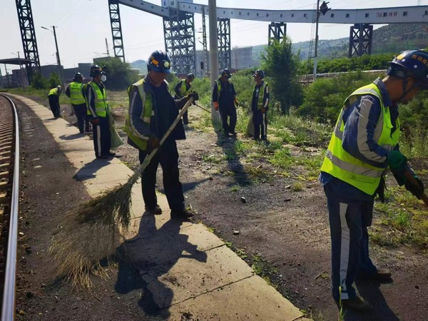 陜煤建設(shè)洗選煤運(yùn)營(yíng)公司檸條塔運(yùn)營(yíng)項(xiàng)目部：火熱情懷赤誠(chéng)在心  不懼高溫護(hù)我清朗