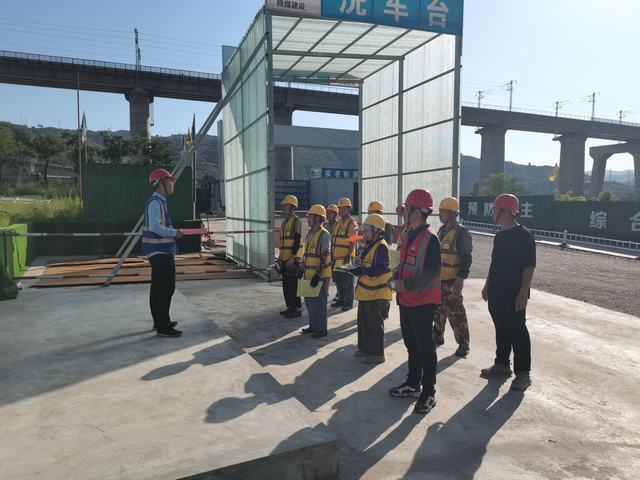 陜煤建設(shè)韓城分公司土建十一項目部： 瞄準“靶心”齊發(fā)力  牢筑“堤壩”共安全