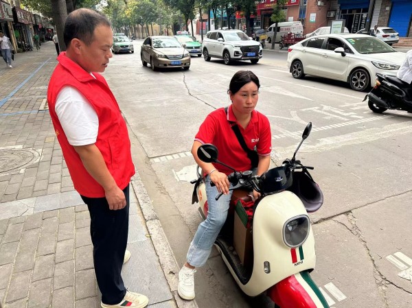 陜煤建設(shè)機(jī)電安裝公司：交通文明勸導(dǎo)，我們?cè)凇奥贰鄙?></div>
                                <div   id=