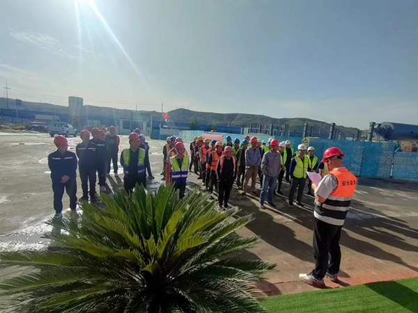 陜煤建設(shè)咸陽分公司第八項目部開展高處墜落應(yīng)急演練