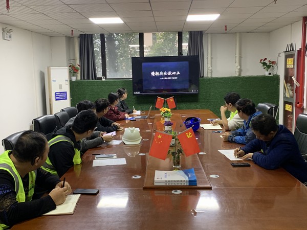 陜煤建設(shè)銅煤公司第十五項(xiàng)目部開(kāi)展:“安全理念記心中、安全生產(chǎn)促發(fā)展”專題教育活動(dòng)