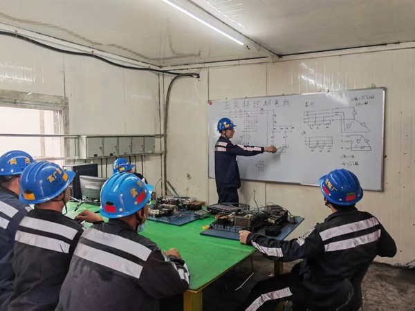 陜煤建設(shè)洗選煤運營公司紅柳林洗煤廠項目部： 金秋碩果迎豐收 “排查+考核”強基礎(chǔ)