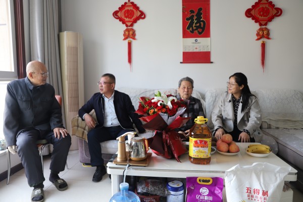 陜煤建設機電安裝公司：九九重陽節(jié)，濃濃敬老情