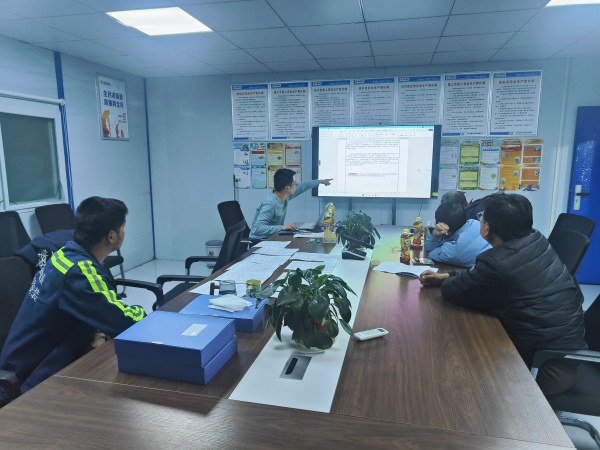 陜煤建設(shè)機(jī)電安裝公司：備戰(zhàn)供暖季 點(diǎn)“暖”這個(gè)冬天