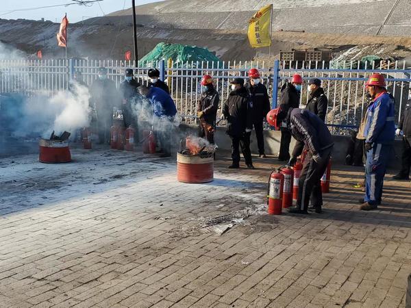 陜煤建設(shè)煤礦運營服務(wù)分公司：“三落實三確?！贝龠M(jìn)“百日安全規(guī)范行”活動順利推進(jìn)