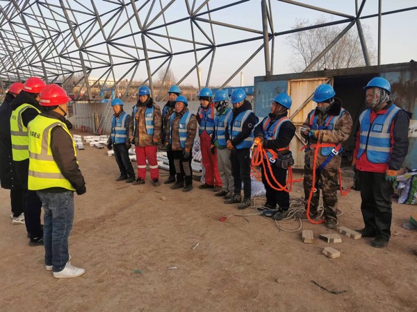 陜煤建設(shè)銅煤公司基層項(xiàng)目部：“抗嚴(yán)寒，保進(jìn)度”奮戰(zhàn)正當(dāng)時(shí)