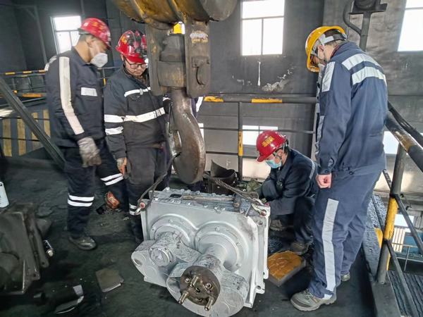 陜煤建設(shè)洗選煤運(yùn)營(yíng)公司澄合山陽(yáng)運(yùn)營(yíng)項(xiàng)目部：打響檢修攻堅(jiān)戰(zhàn)，護(hù)航安全生產(chǎn)行穩(wěn)致遠(yuǎn)
