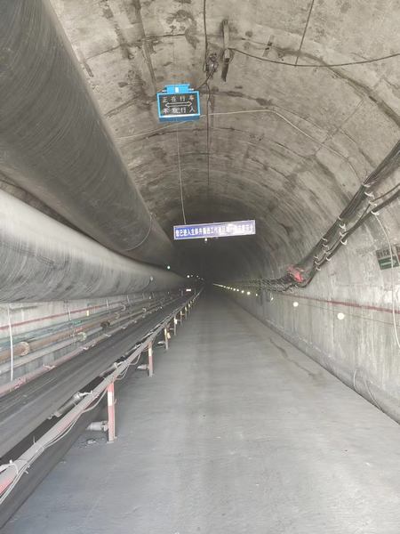 陜煤建設(shè)礦建二公司第二項(xiàng)目部承建王峰煤礦主斜井井筒掘砌工程順利通過竣工驗(yàn)收