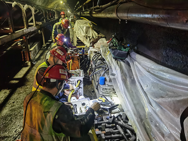 陜煤建設(shè)機電安裝公司：五一施工不停歇 奏響勞動奮進(jìn)曲