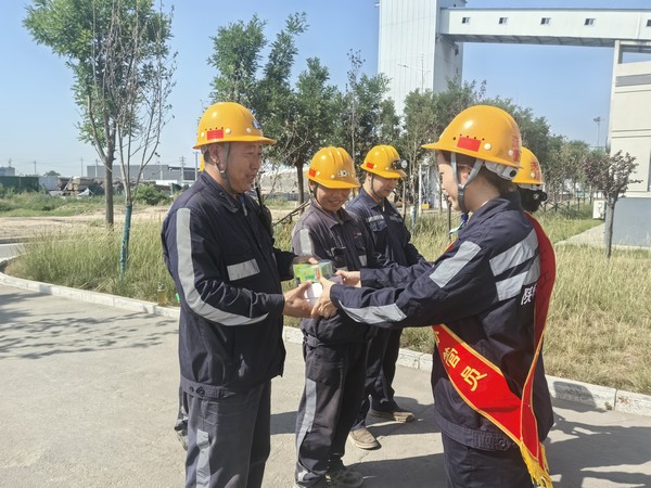 陜煤建設(shè)洗選煤運(yùn)營公司神渭蒲城運(yùn)營項(xiàng)目部 開展：“助檢修、囑安全、送溫暖”活動