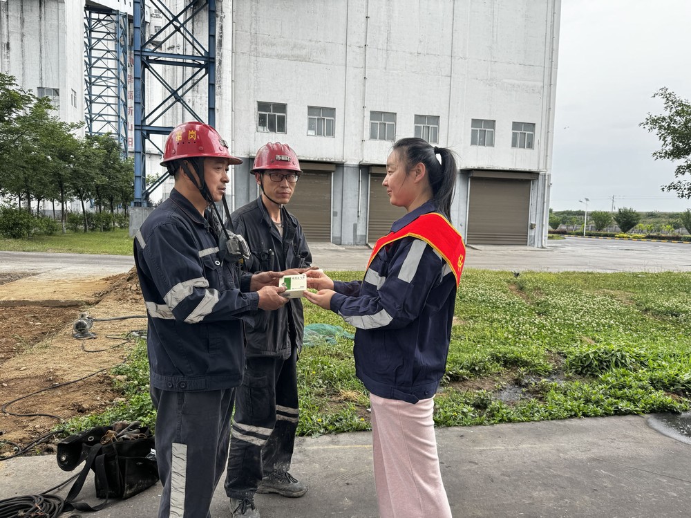 陜煤建設洗選煤運營公司澄合山陽運營項目部：備戰(zhàn)炙夏，降暑暖人心