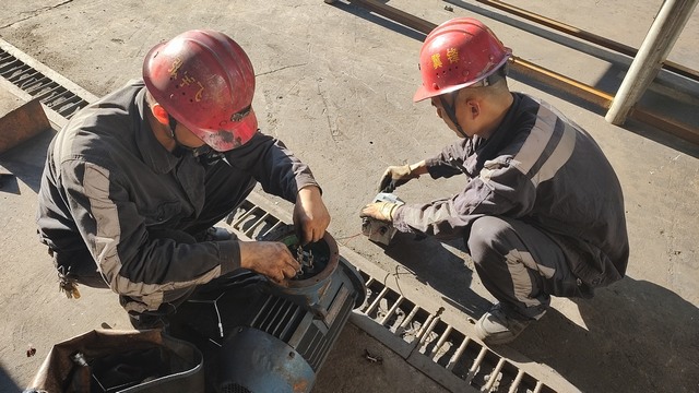 陜煤建設(shè)洗選煤運(yùn)營(yíng)公司澄合山陽運(yùn)營(yíng)項(xiàng)目部:“熱辣滾燙”的初秋，用汗水澆灌辛勤之花