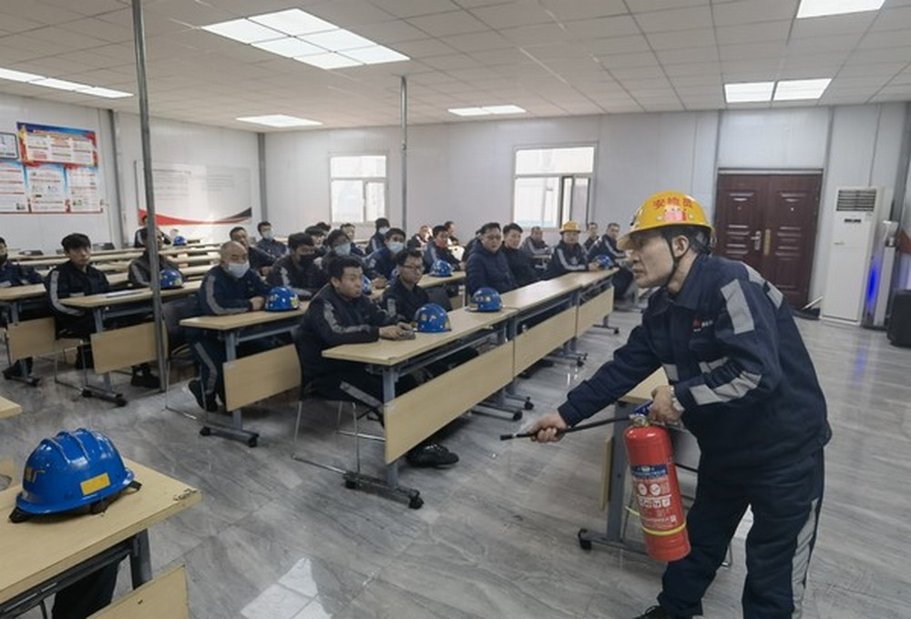 陜煤建設(shè)洗選煤運(yùn)營公司：防患于未“燃” 消防宣傳月在行動