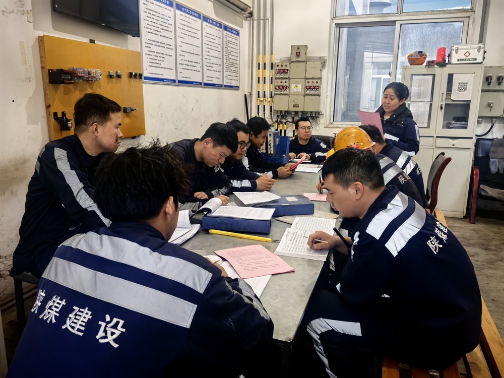 陜煤建設(shè)洗選煤運(yùn)營公司神渭蒲城運(yùn)營項(xiàng)目部： 女工協(xié)管齊行動  安全生產(chǎn)氛圍濃