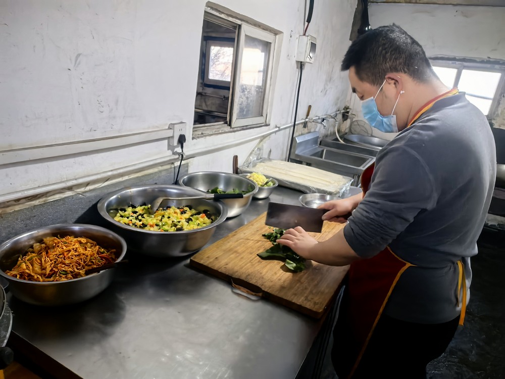 陜煤建設(shè)洗選煤運(yùn)營(yíng)公司第二項(xiàng)目部：“食、浴、居”三管齊下  提升員工幸福感