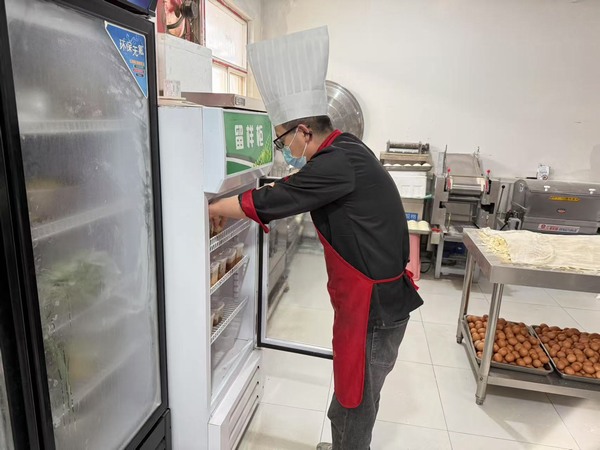 陜煤建設(shè)煤礦運(yùn)營(yíng)服務(wù)分公司：后勤保障再升級(jí) 職工幸?！皾M格電”