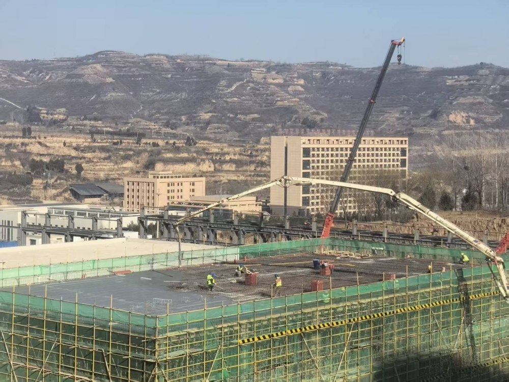 戰(zhàn)寒凝力抓工期 綠色示范保投產(chǎn)