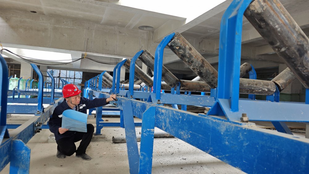 陜煤建設渭南分公司第三安裝項目部實干攻堅全力沖刺四月施工目標